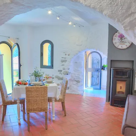 La Casa Di Pietra Daire Villa Faraldi